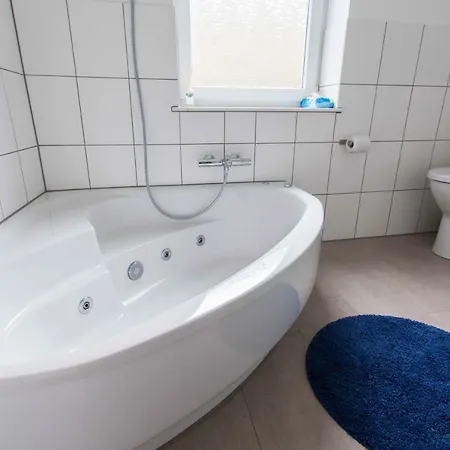 Apartment Das Gelbe Haus 1