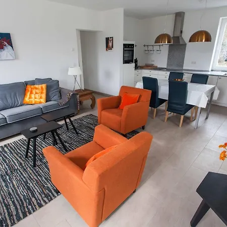 Apartment Das Gelbe Haus 1 *